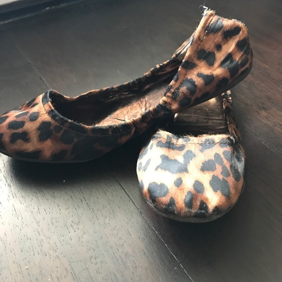 Forever 21 Cheetah Flats - Picture 2 of 3